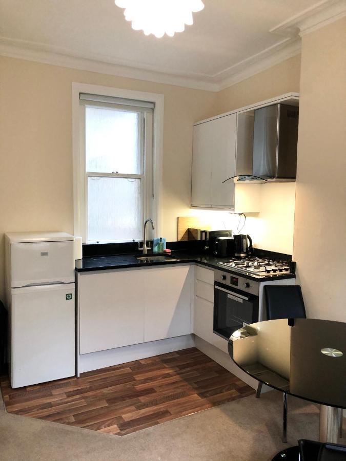 Stylish Maisonette And Studio In Victoria Лондон Экстерьер фото