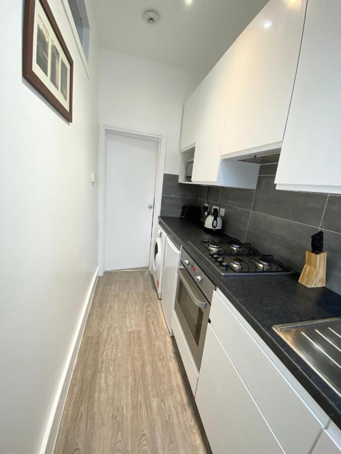 Stylish Maisonette And Studio In Victoria Лондон Экстерьер фото