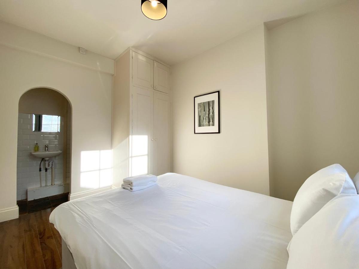 Stylish Maisonette And Studio In Victoria Лондон Экстерьер фото