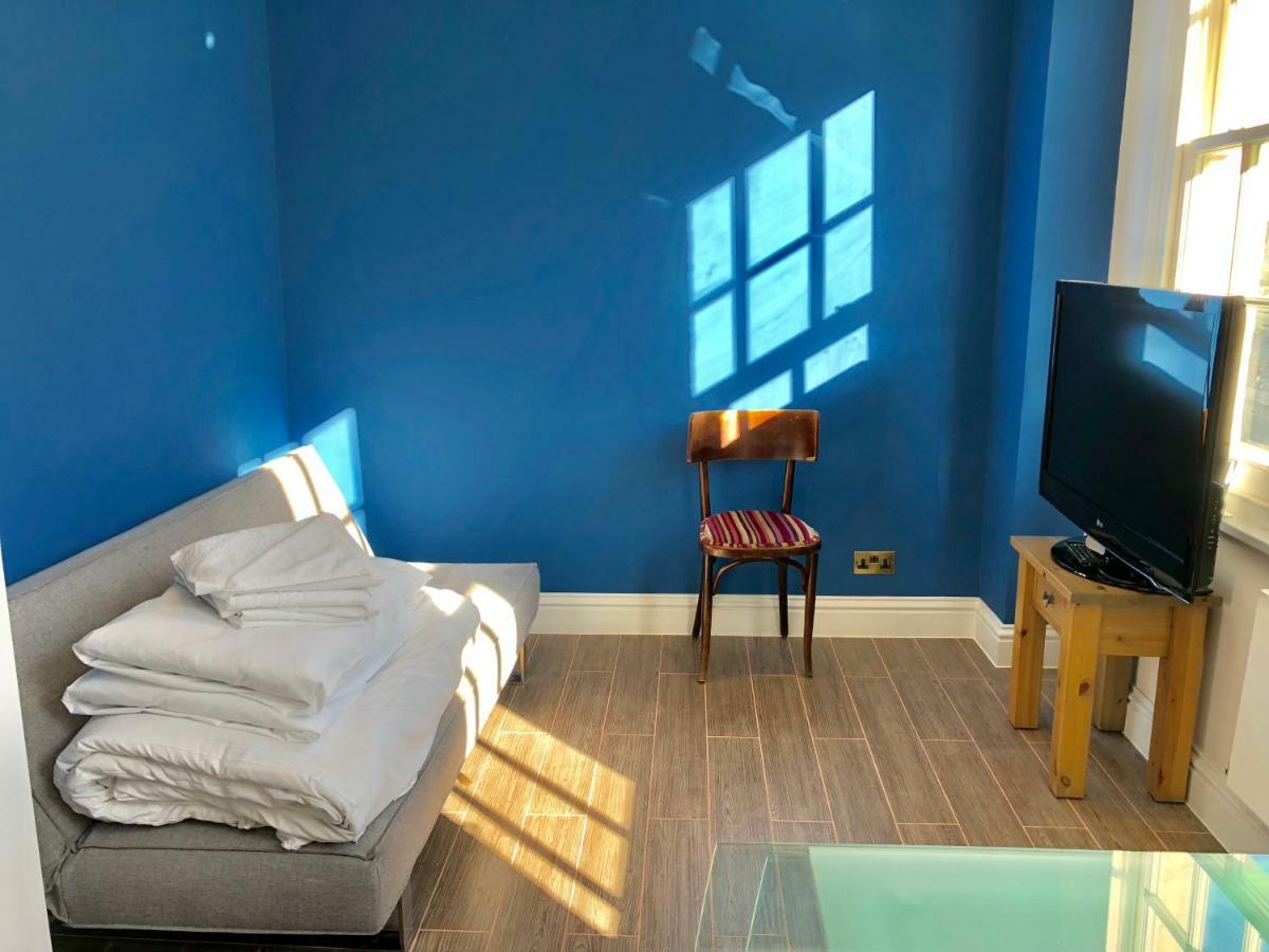 Stylish Maisonette And Studio In Victoria Лондон Экстерьер фото