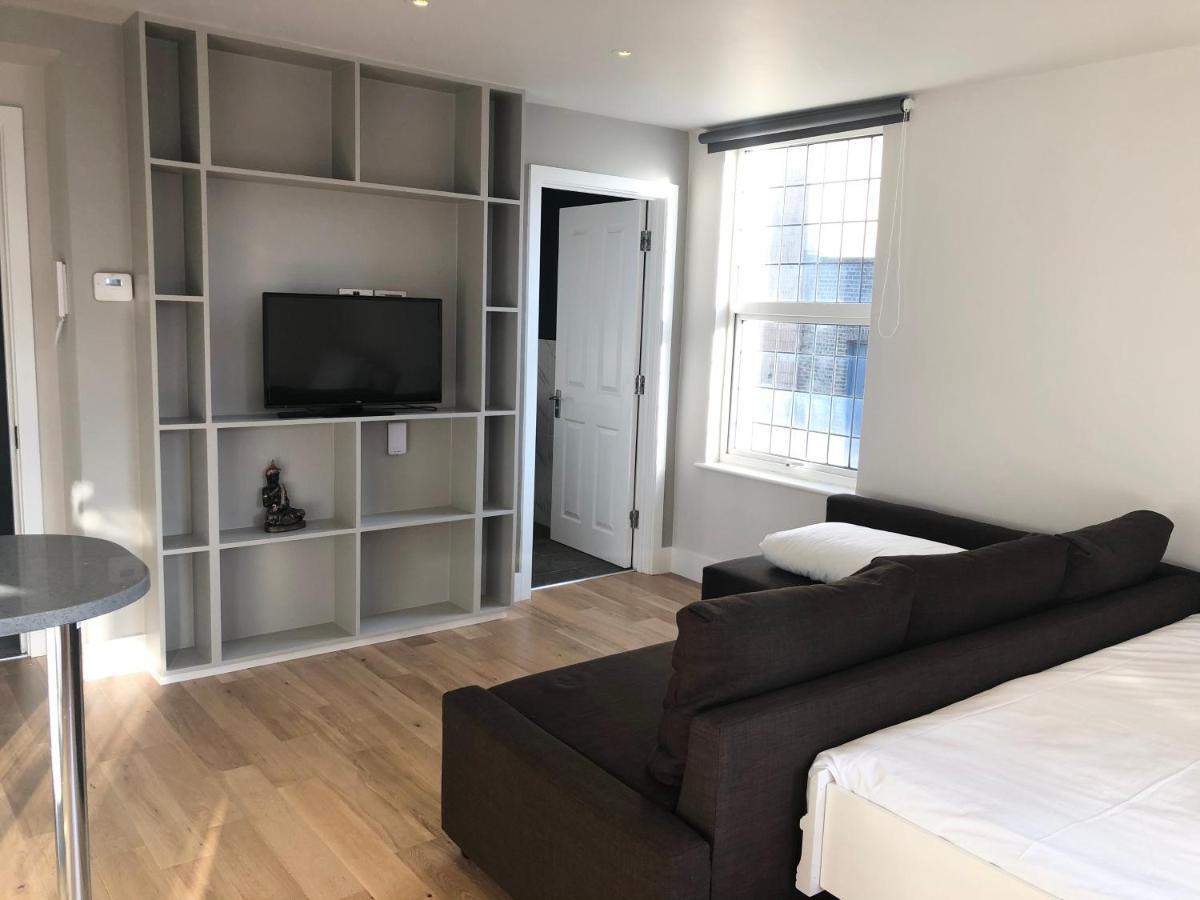 Stylish Maisonette And Studio In Victoria Лондон Экстерьер фото